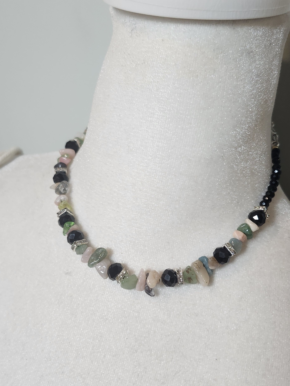 Handcrafted Multicolor Beaded Necklace and Bracelet Set - Picture 3 of 5